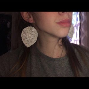 Cute earrings!!